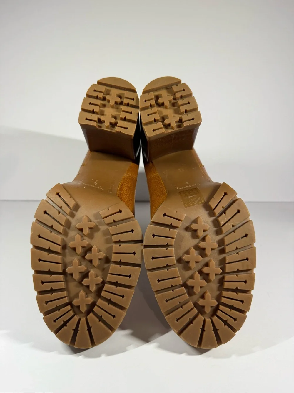 Tory Burch Women's Tan Platform Chelsea Boot - Leather High Block Heel size 9